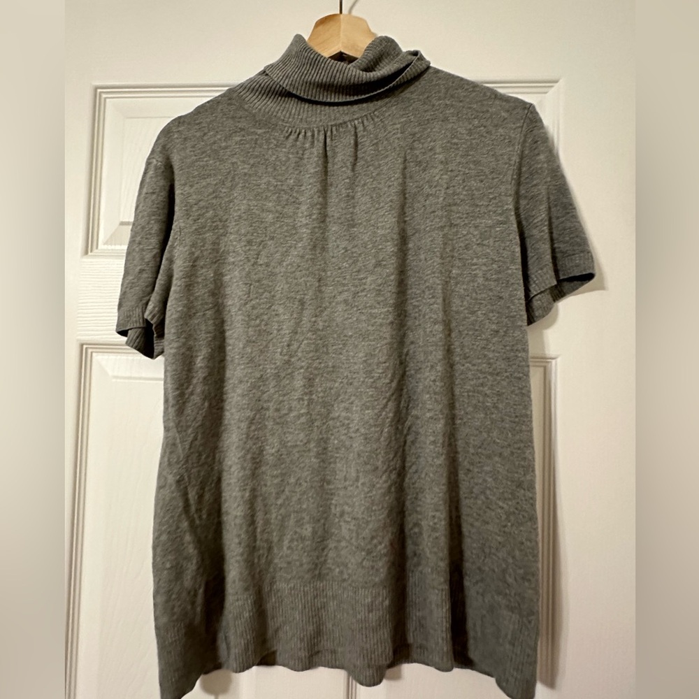 H&M cowl neck, shirt sleeved knit top size Large